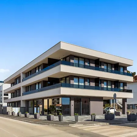 Fly - S8 - Mpolo Pensjonat